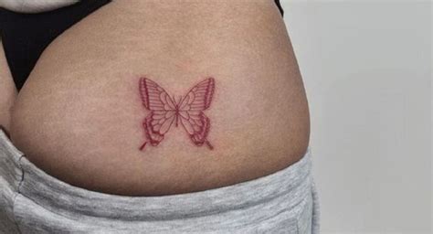 tatuajes en gluteos|Tatuaje en los gluteos